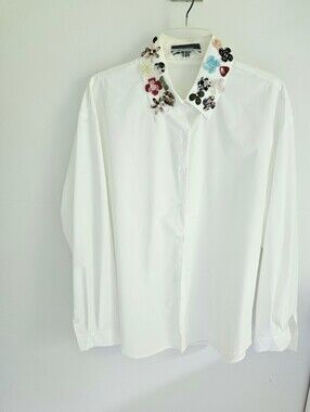 Beulah style Button Down Shirt Button Collar Embellishment